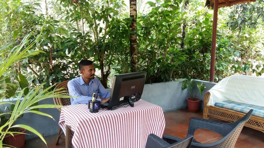 Leisure Vacations Whispering Woods Hotel Madikeri Exterior foto